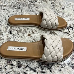 Steve Madden size 9 sandal